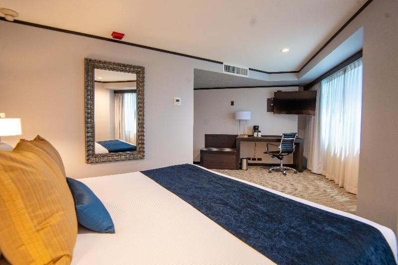 Grand Hotel Tijuana Room photo